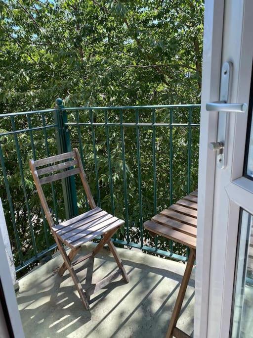 Lovely 2 Bedroom Flat In Greater London Exteriör bild