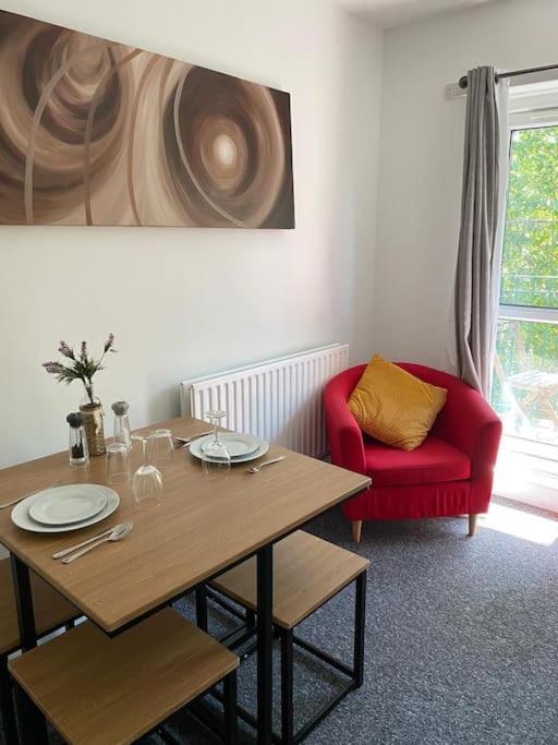 Lovely 2 Bedroom Flat In Greater London Exteriör bild