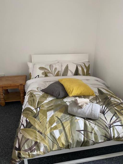 Lovely 2 Bedroom Flat In Greater London Exteriör bild