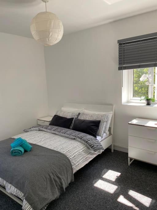 Lovely 2 Bedroom Flat In Greater London Exteriör bild